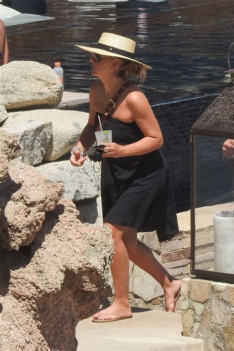 sarah michelle gellar swimsuit